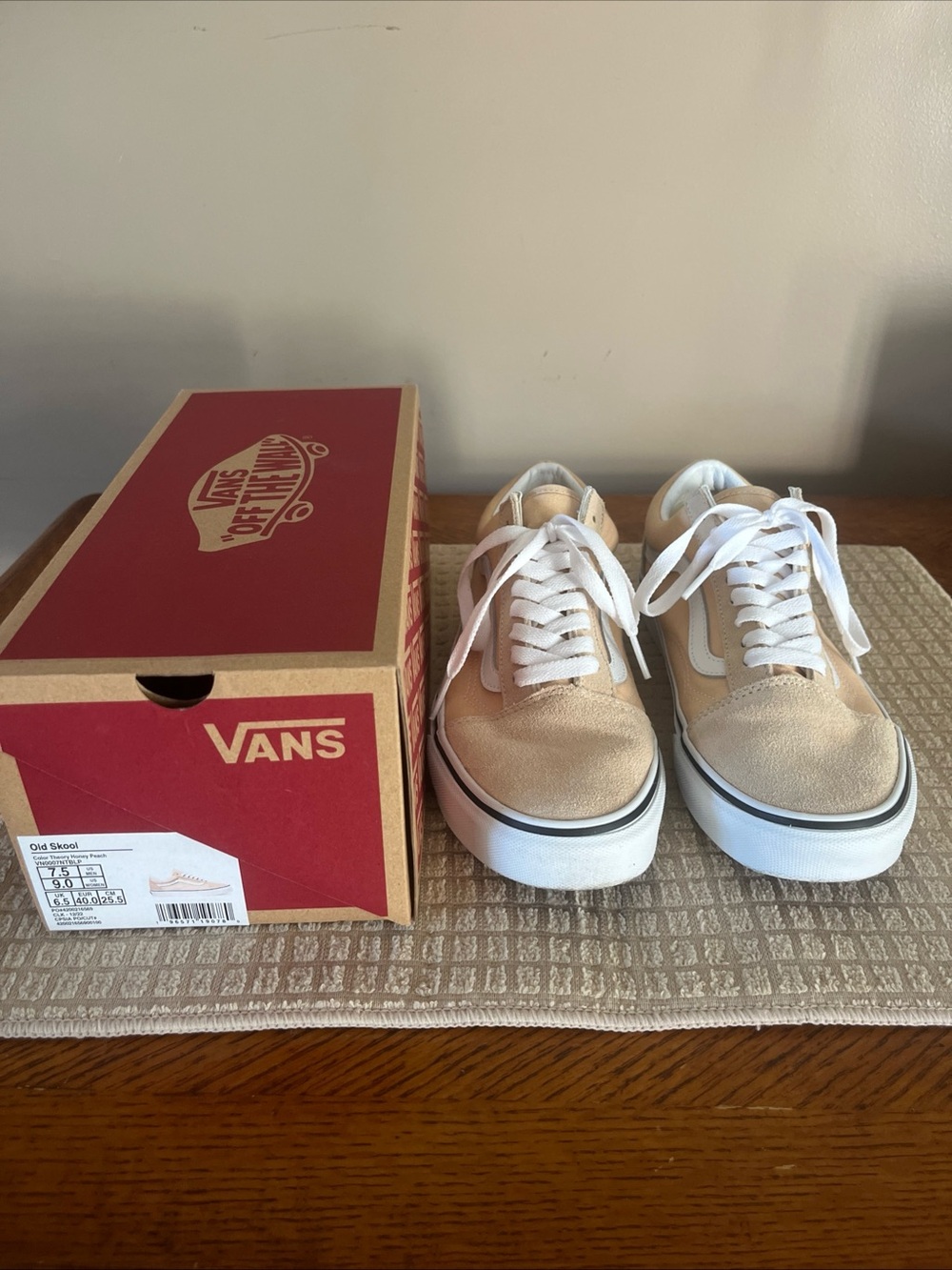 Vans Old Skool Women’s Beige and White Low-Top Sneakers